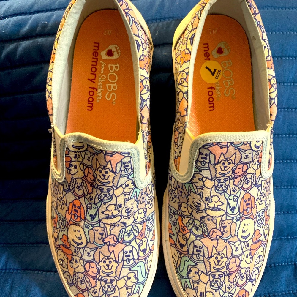 Women’s Skechers Bobs Marley Jr. Wolf Wag  Size 7